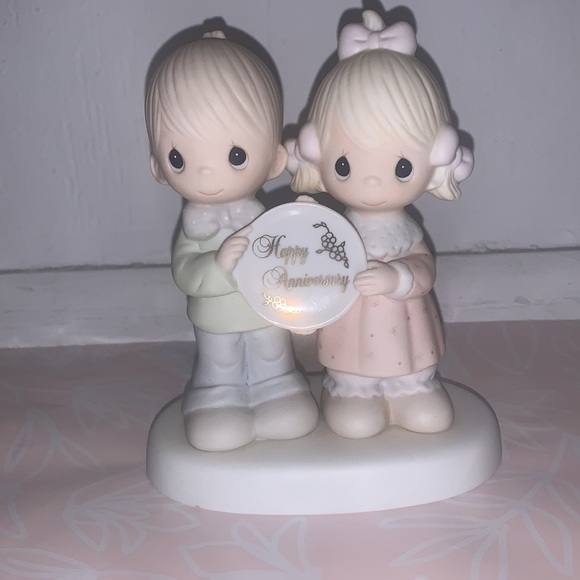 Precious moments figurine still in the box! - Picture 2 of 7